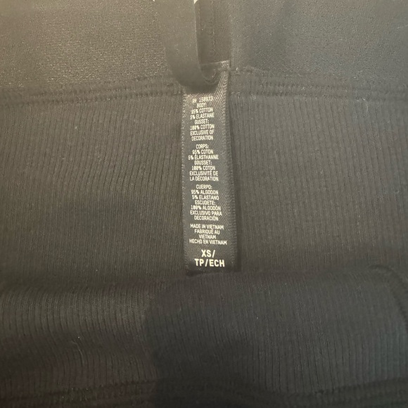 SKIMS Cotton Rib Boxer Shorts - Black - Picture 6 of 8